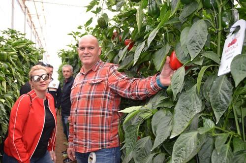 Juan Diego Martínez, de Zeraim, con algunos agricultores asistentes.