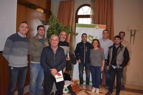 Algunos asistentes de la jornada posando para FHALMERÍA