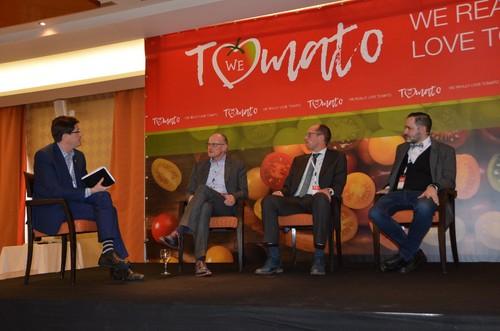Turno de preguntas a parte de los ponentes.