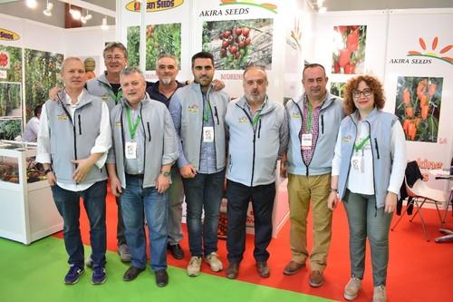 Equipo de Akira Seeds.