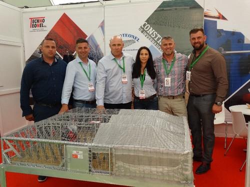 Parte del equipazo de Techno Teonel en Expolevante.
