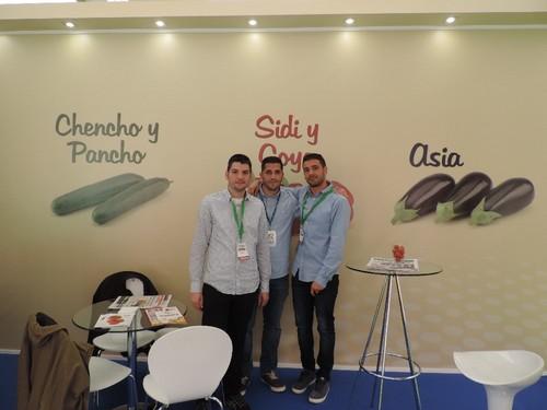 Parte del equipo de Capgen Seeds en la feria de Expolevante