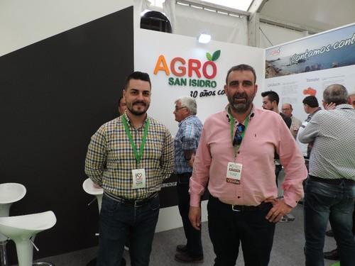 Francisco Martín, gerente de Agro San Isidro junto a su comercial Iván Martín