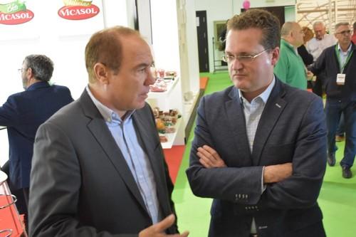 El gerente de Vicasol, José Manuel Fernández, con el diputado nacional de Ciudadanos, Diego Clemente.