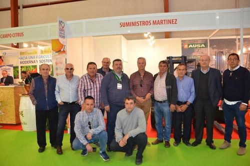 Agricultores de Agroiris junto a Juan Antonio Planelles, Javier Díaz y José Antonio Gutiérrez, de la SAT