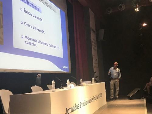 Emilio Guirado habló sobre las técnicas de producción de aguacate y mando en el sur peninsular