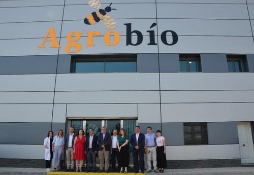 Foto de familia, antes de comenzar con la visita oficial.