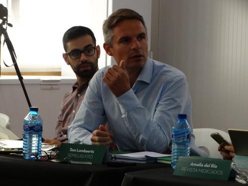 Tom Lombaerts en el turno de debate.