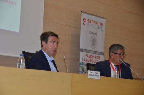 José Antonio Aliaga, secretario general provincial de la Delegación de Almería de Agricultura, fue el encargado de inaugurar el simposio