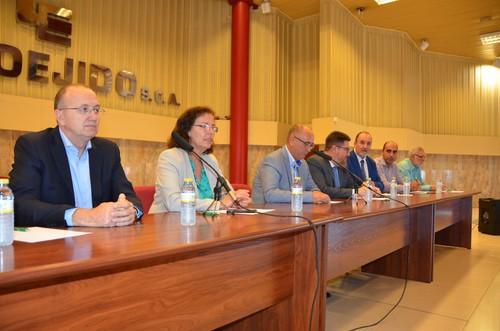 Mesa presidencial de las jornadas con agricultores.