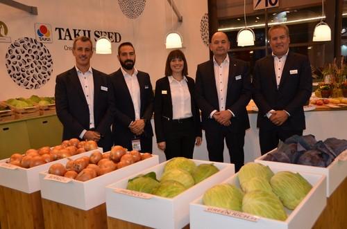Parte del gran equipo de Takii Seed en la feria.