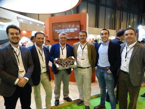 Gran parte del equipo de HM Clause, al pie del cañón desde el primer día de la feria hortofrutícola