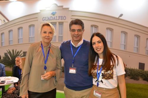 Ellen van Kester, comercial de Guadalfeo, José Martín, responsable de compras y aprovisionamiento de Guadalfeo, y Noelia Pérez, jefa de Calidad de Guadalfeo.