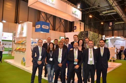 Parte del equipazo de Seminis y De Ruiter.