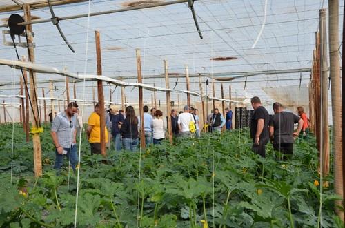 Numerosos agricultores se han dado cita en esta jornada de campo