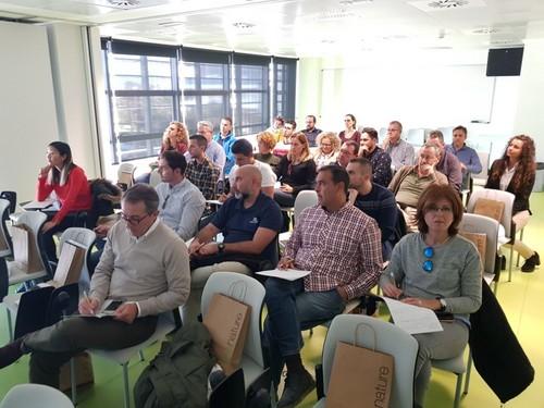Asistentes a las jornadas de Idai Nature sobre fertilización.