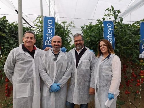 Parte del equipo de Seminis que atendió a los agricultores asistentes.