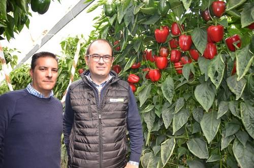 Jesús García y Antonio Gutiérrez, técnicos de Syngenta, acompañaron a parte de los agricultores