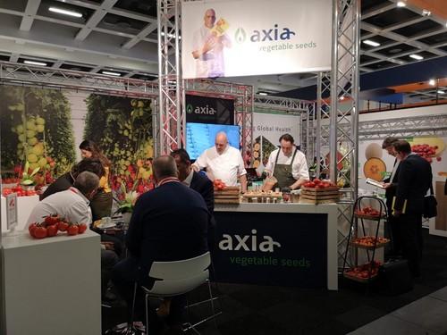 Expositor de Axia Vegetable Seeds.