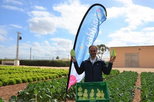José Hernández, especialista de brassicas en Rijk Zwaan, más que orgulloso de presenta el concepto de ensalada saludable Cabissi