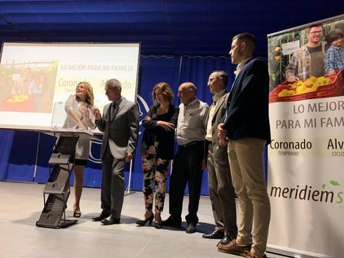 Momento de extracción del número ganador en el sorteo de 20.000 semillas de Coronado.