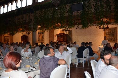 Los agricultores y acompañantes no quisieron perderse nada de la charla ofrecida por el componente del equipo de esta casa de semillas.