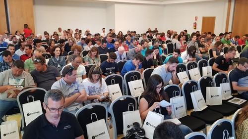 Los técnicos asistentes, de forma previa al inicio del evento.