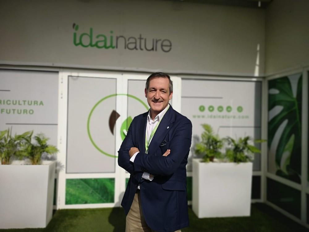 Luis Vera Roa de Relaciones Institucionales en Idai Nature guió a los medios de comunicación por instalaciones de la empresa