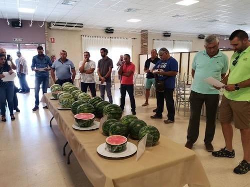 Asistentes estaban muy atentos durante la explicación