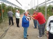 Agricultores y técnicos intercambian opiniones.
