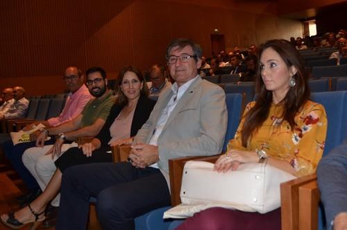 Parte de las autoridades asistentes a la jornada.