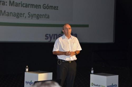 Juan Miguel Cantus se detuvo a explicar las dificultades para controlar las resistencias en problemas de botrytis.