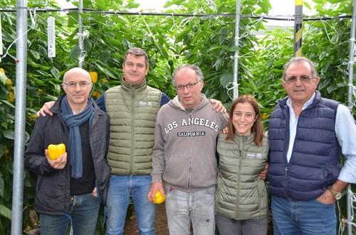 Equipo de Vilmorin, de izquierda a derecha; Giorgio Foltra, responsable del polo mediterráneo; Carlo Vagnozi, genetista de pimiento en Vilmorin; Isabel Rodríguez, responsable de Desarrollo; Rafael González, investigación.