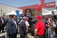 Fuera del recinto han podido ver la maquinaria específica para agricultura
