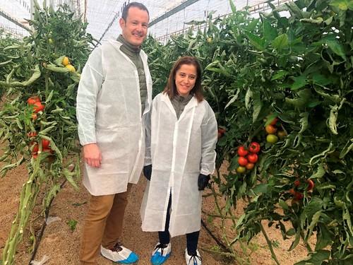 Fabien Duffaut, General Manager en Vilmorin e Isabel  Rodríguez, responsable de Desarrollo durante la jornada.