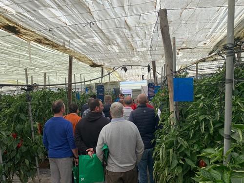 Agricultores en la jornada de puertas abiertas de Barden