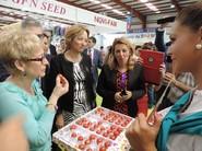 Elena Víboras no ha querido dejar pasar la oportunidad de probar el tomate cherry redondo Nancy RZ, de Rijk Zwaan.