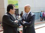 El alcalde de Níjar, Antonio Jesús Rodríguez, y el presidente de la Cámara de Comercio de Almería, Diego Martínez Cano, conversan antes de la llegada de la consejera Elena Víboras.