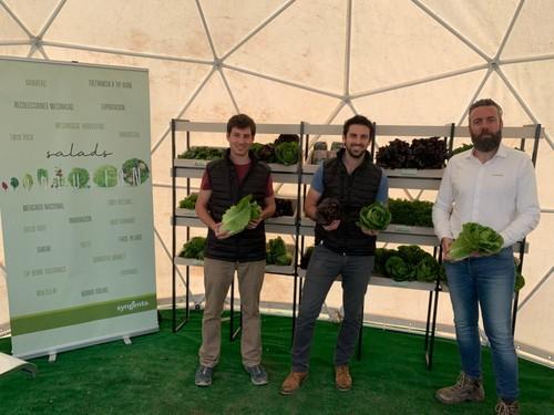 De izqda. a dcha. Gerard Lanzaco, Assistant Breeder, Quique Ramos, Breeder, y Héctor Vidal, responsable de Marketing, todos ellos de Syngenta.