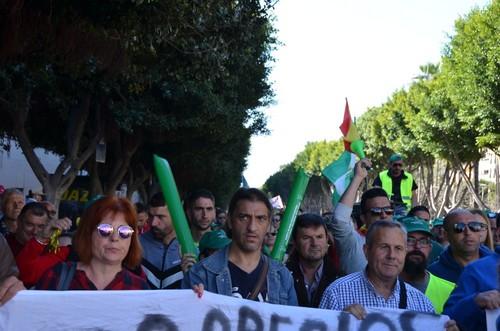 Agricultores en una de las cabeceras de la manifestación.