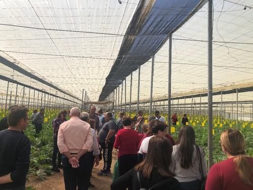 Alrededor de un centenar de agricultores acudieron a las jornadas.