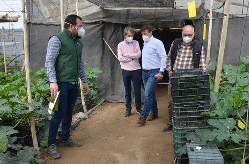 David Blázquez, de Syngenta, con algunos de los asistentes.