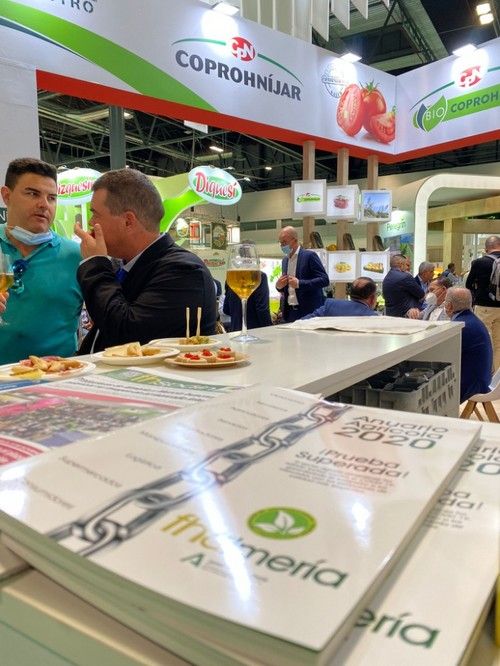 Anuario agrícola de FHALMERÍA en el expositor de Coprohníjar.