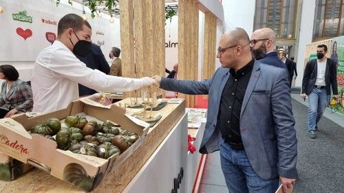 Expositor de La Palma, donde se puede degustar el tomate Adora