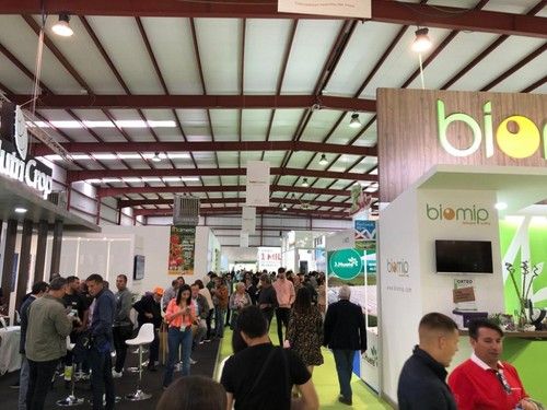 Los pasillos de Expolevante se llenaron de visitantes a la feria
