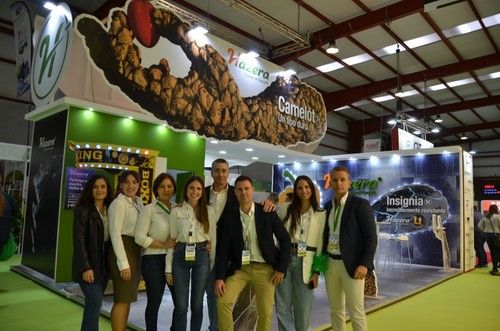 Parte del equipo de Hazera España en su stand, uno de los más originales del evento