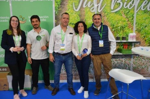 Equipo de técnicos de Bioera, empresa de insumos ecológicos