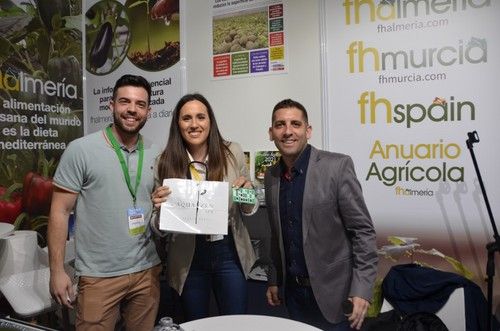 María Cara, ganadora del bingo del FHALMERÍA