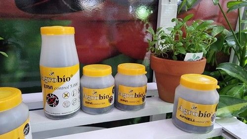 Productos de la biofábrica almeriense Agrobío.