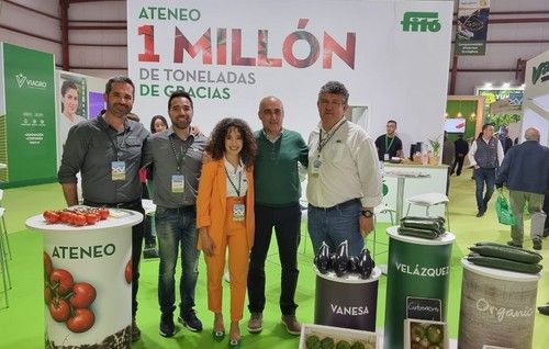 Parte del equipo de Semillas Fitó que ha estado en la feria nijareña.